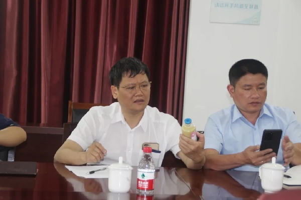 越南CNC股份公司阮明董事長(zhǎng)蒞臨華宏公司交流洽談